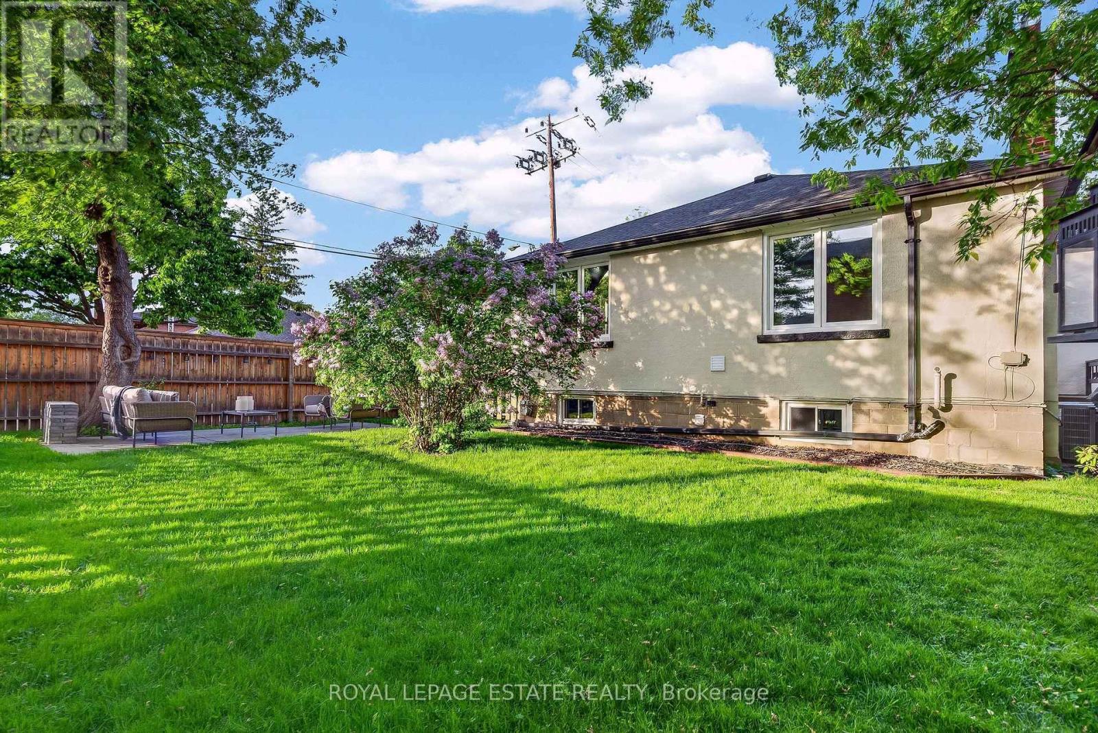 1016 KIPLING AVENUE - 33