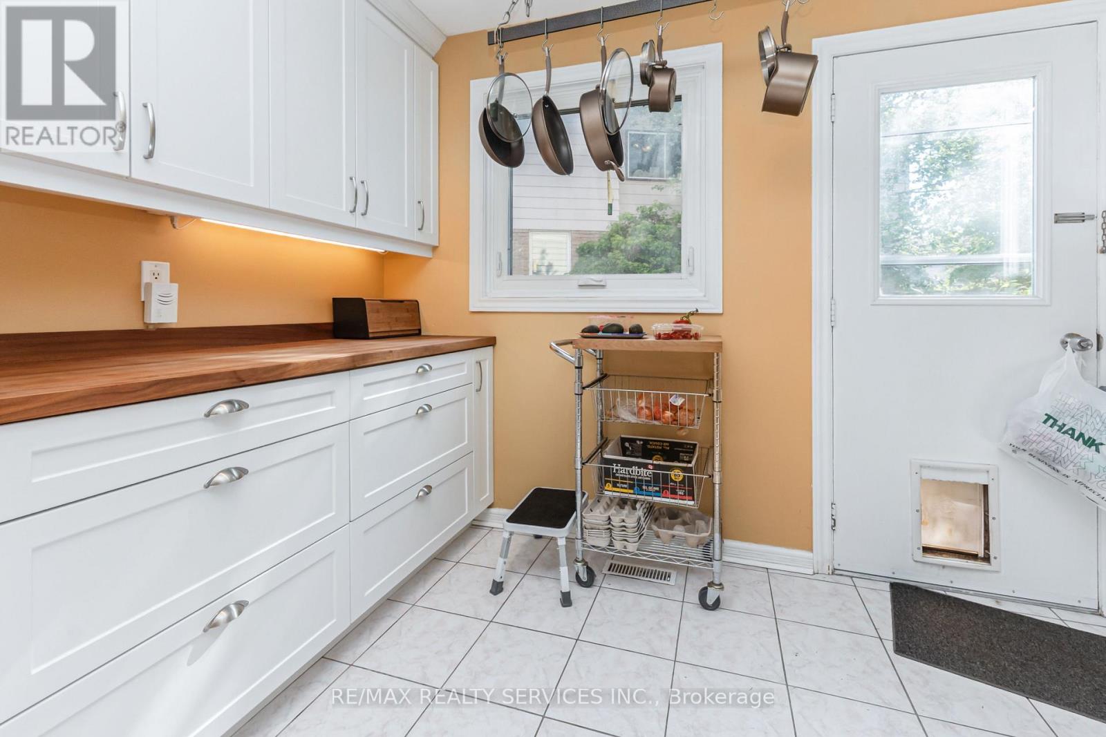 129 SALISBURY CIRCLE - 17
