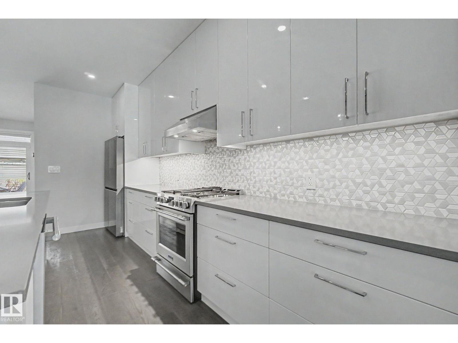 11430 75 AV NW - 13