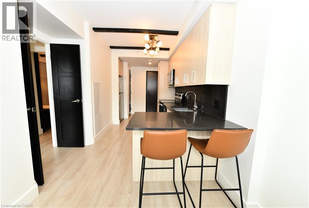 #736 145 W COLUMBIA Street W - 7