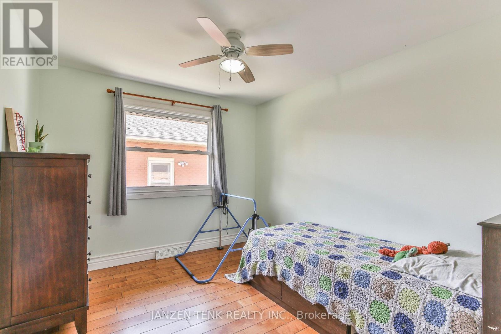 61 ALLEN STREET - 21