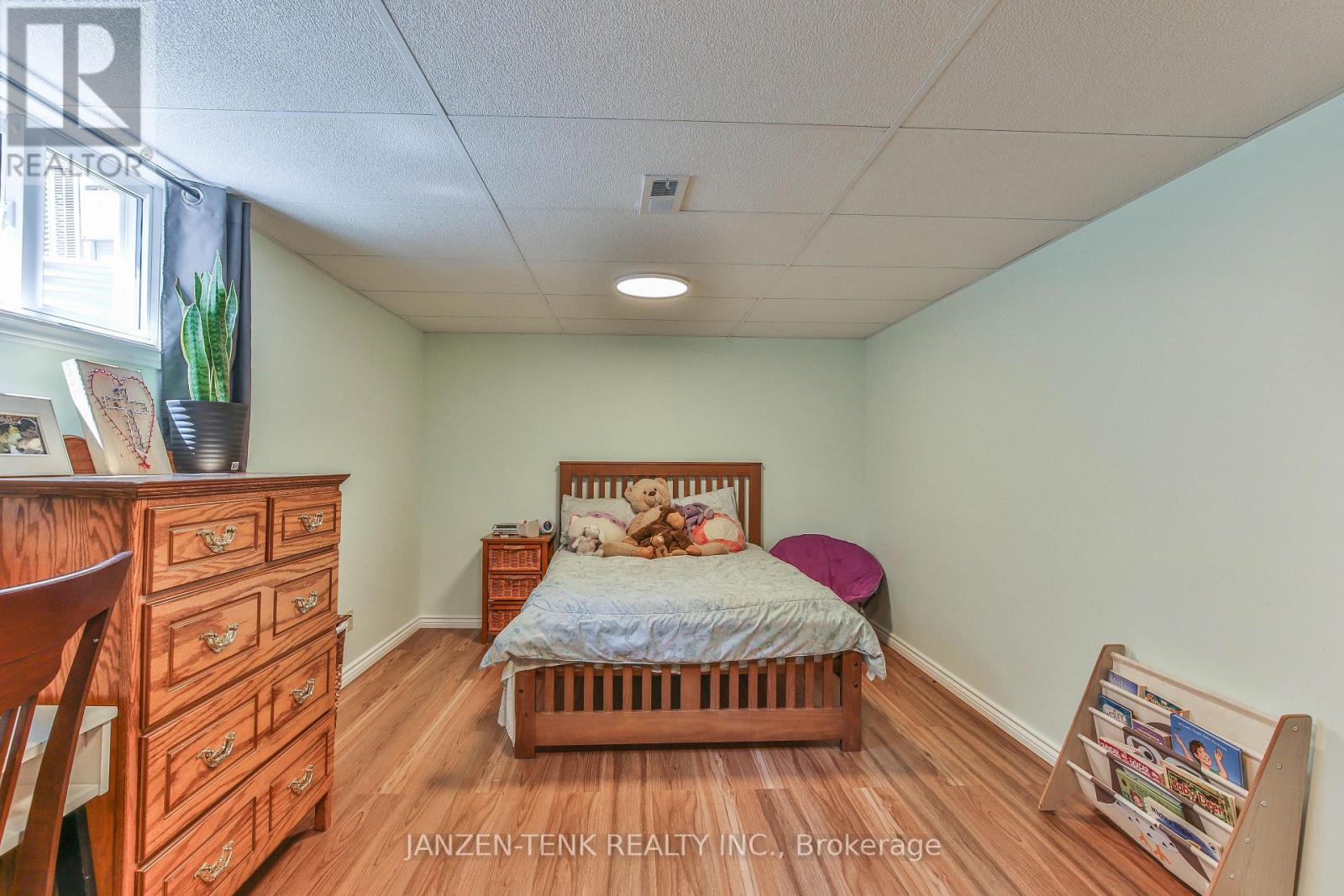 61 ALLEN STREET - 28