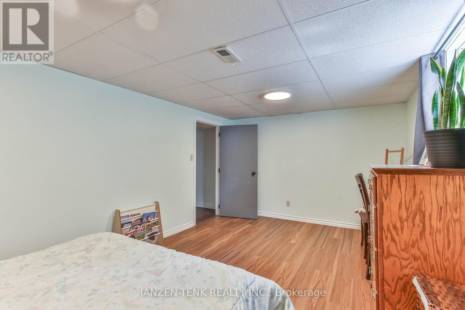 61 ALLEN STREET - 29