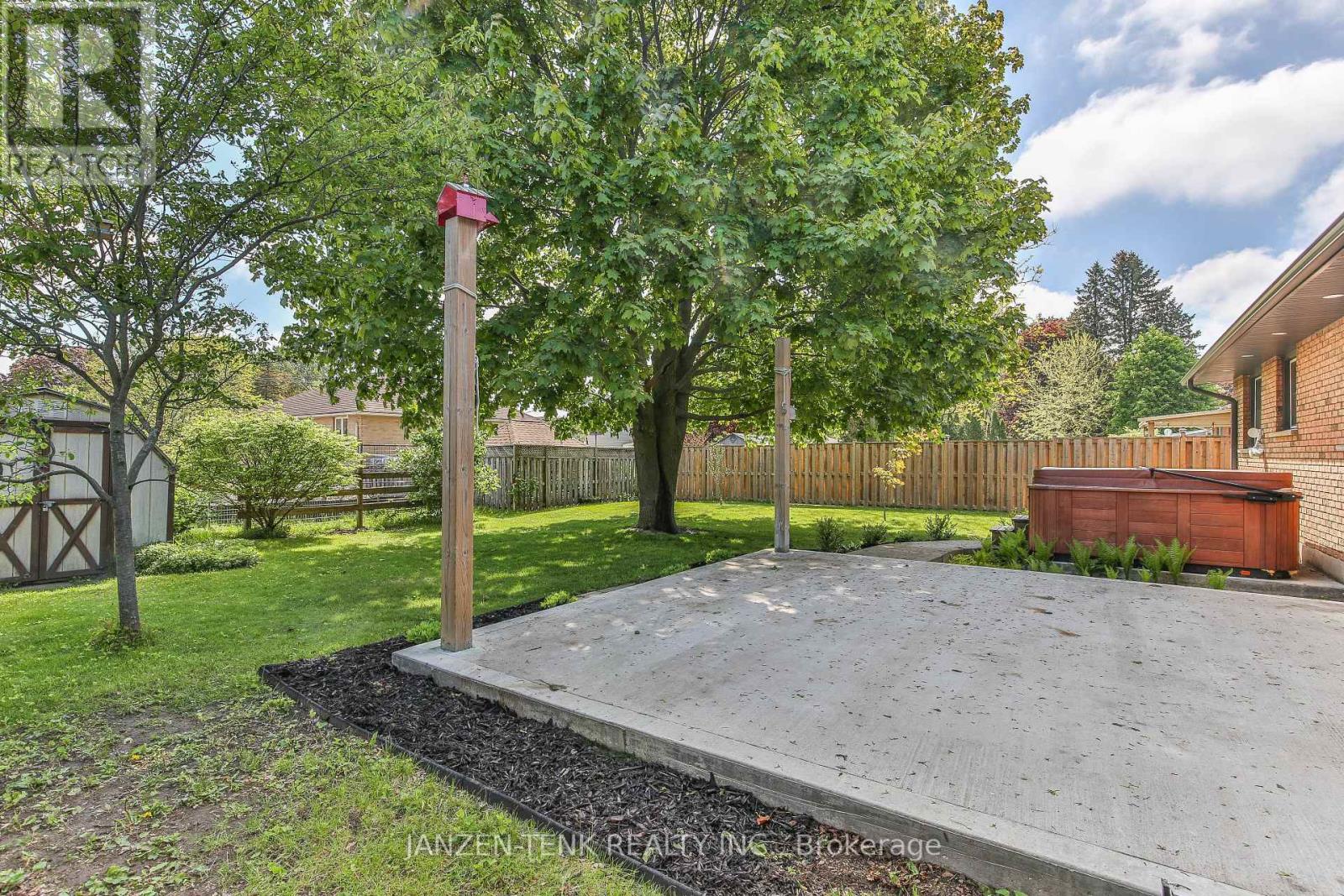 61 ALLEN STREET - 34