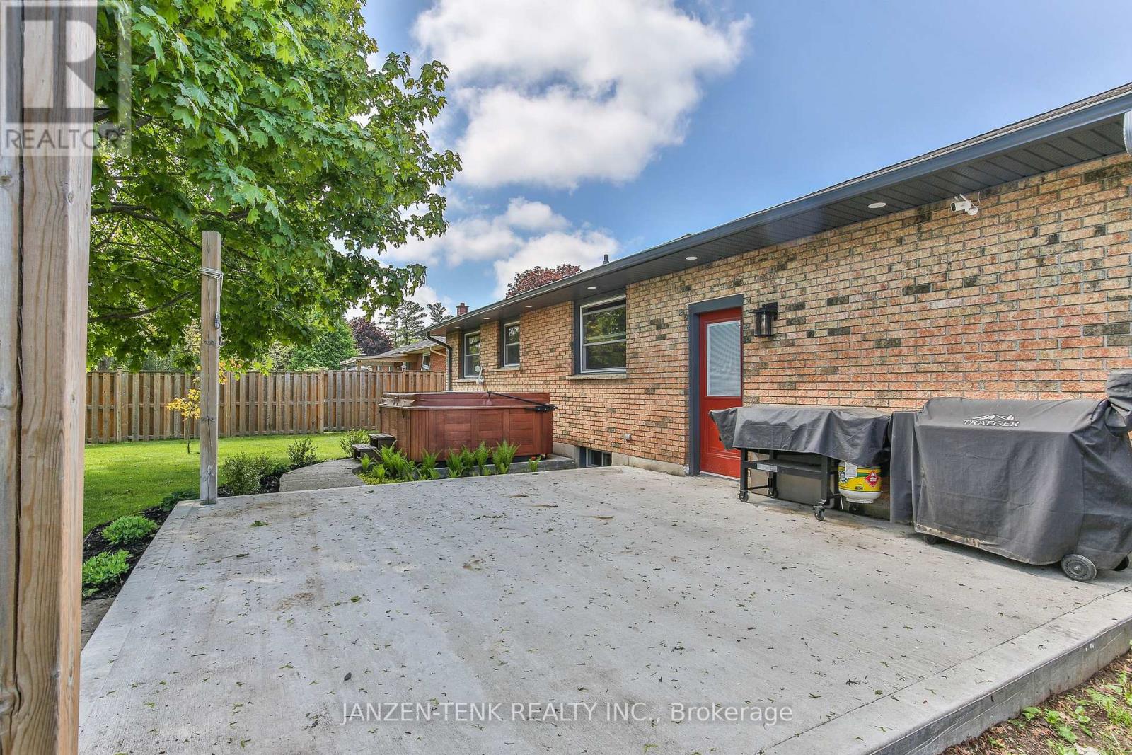 61 ALLEN STREET - 35