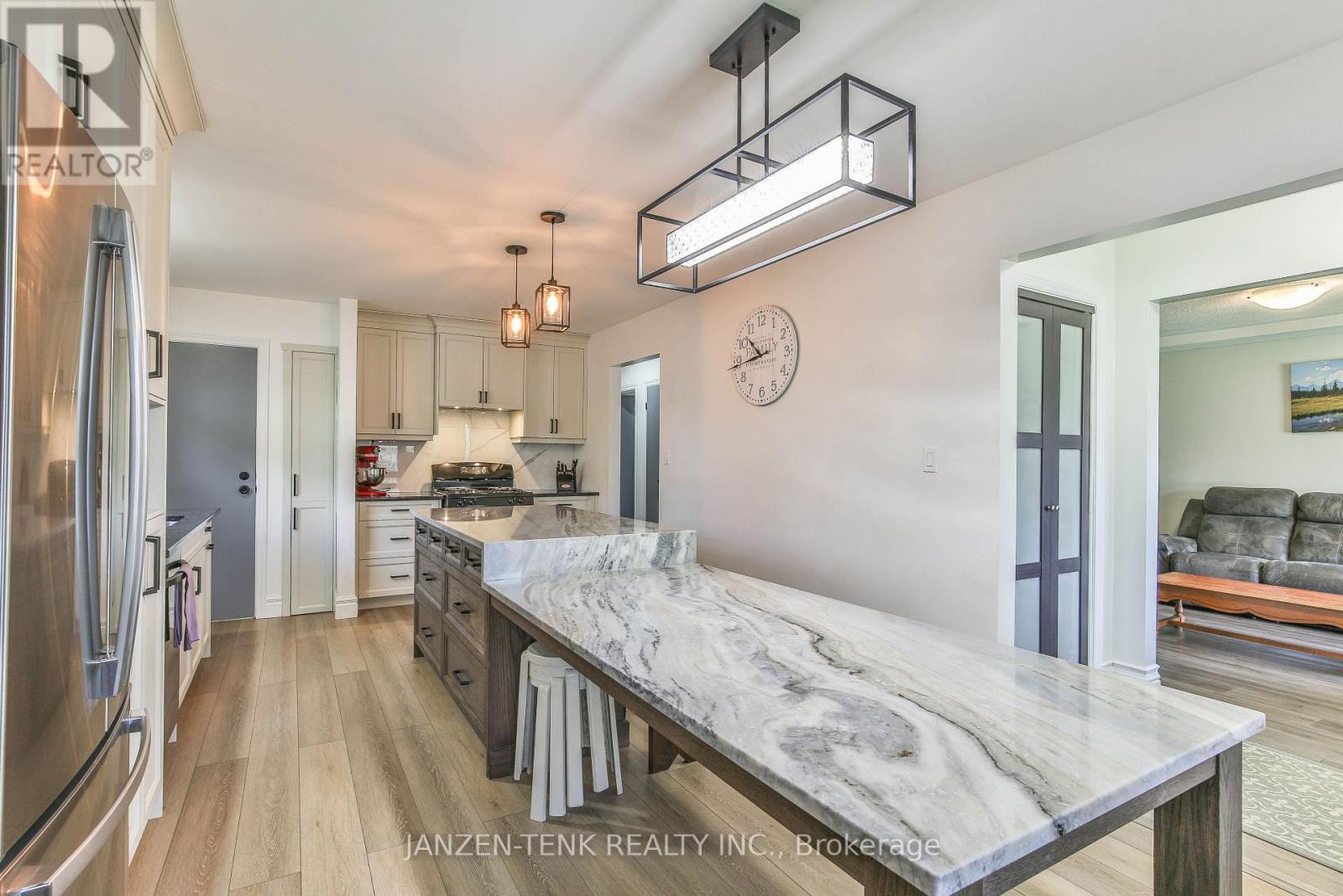 61 ALLEN STREET - 6