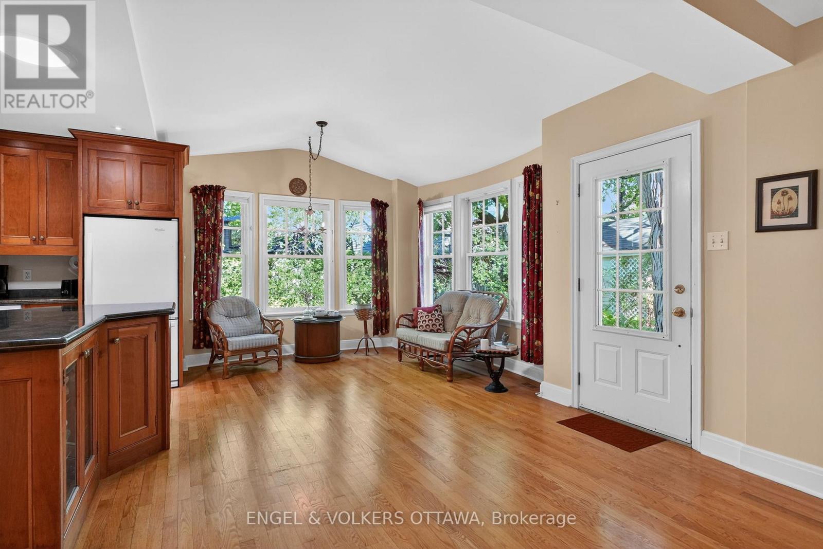 503 PICCADILLY AVENUE - 17