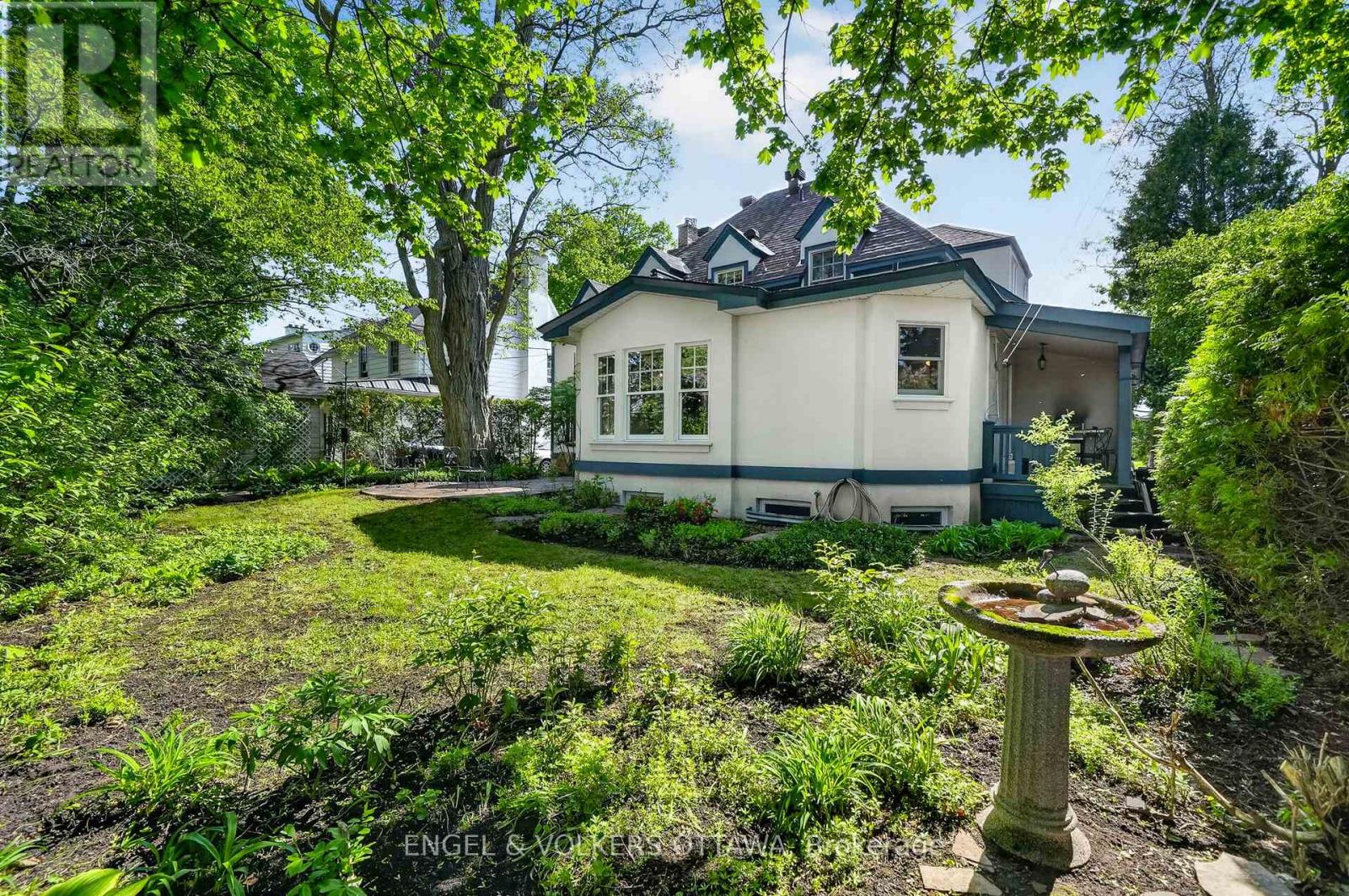 503 PICCADILLY AVENUE - 34