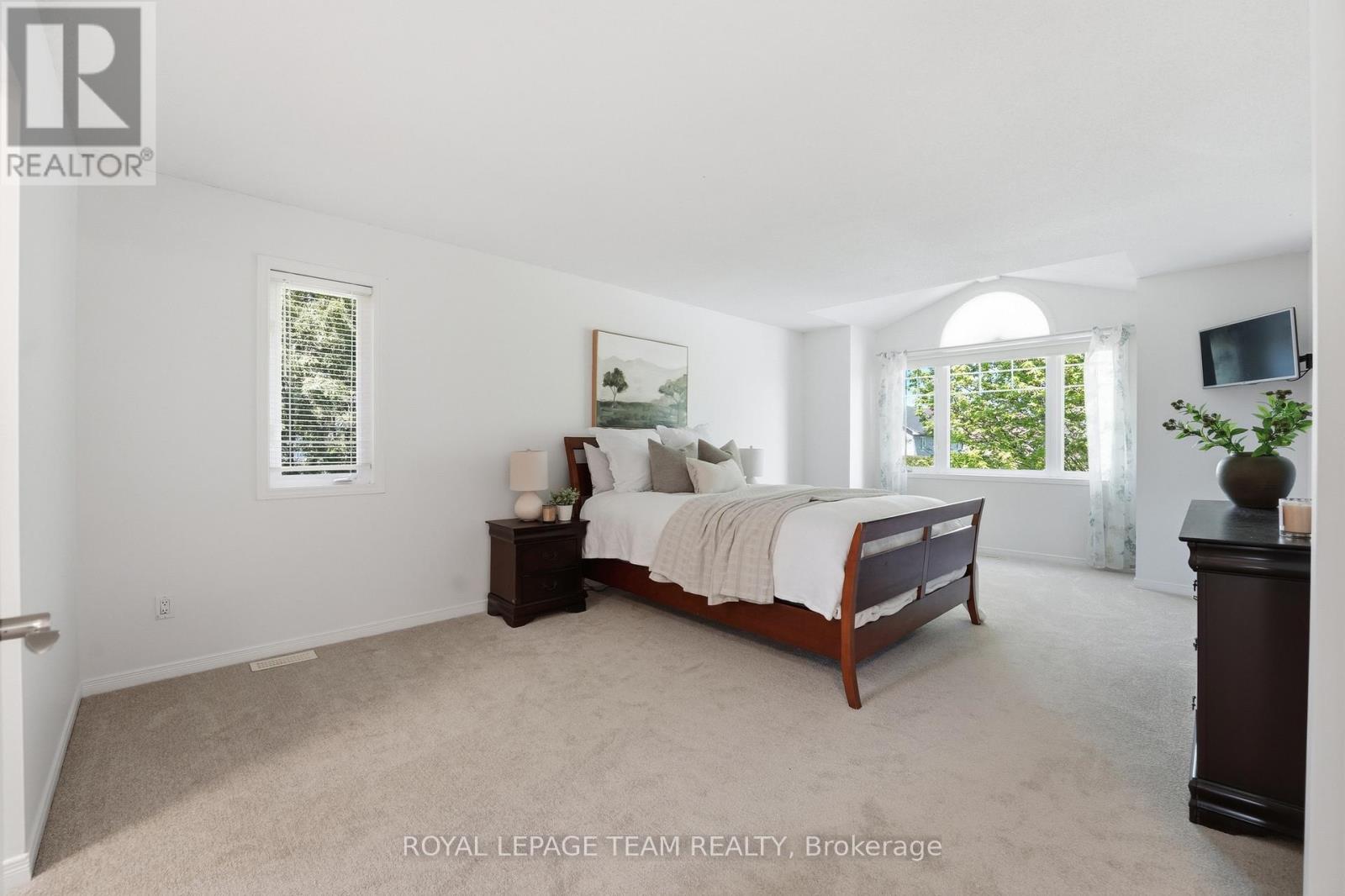 110 WEST RIDGE DRIVE - 32