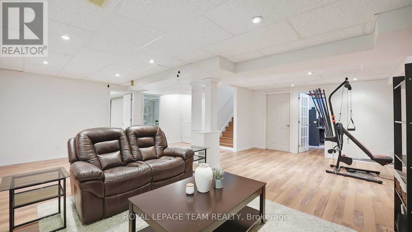110 WEST RIDGE DRIVE - 41