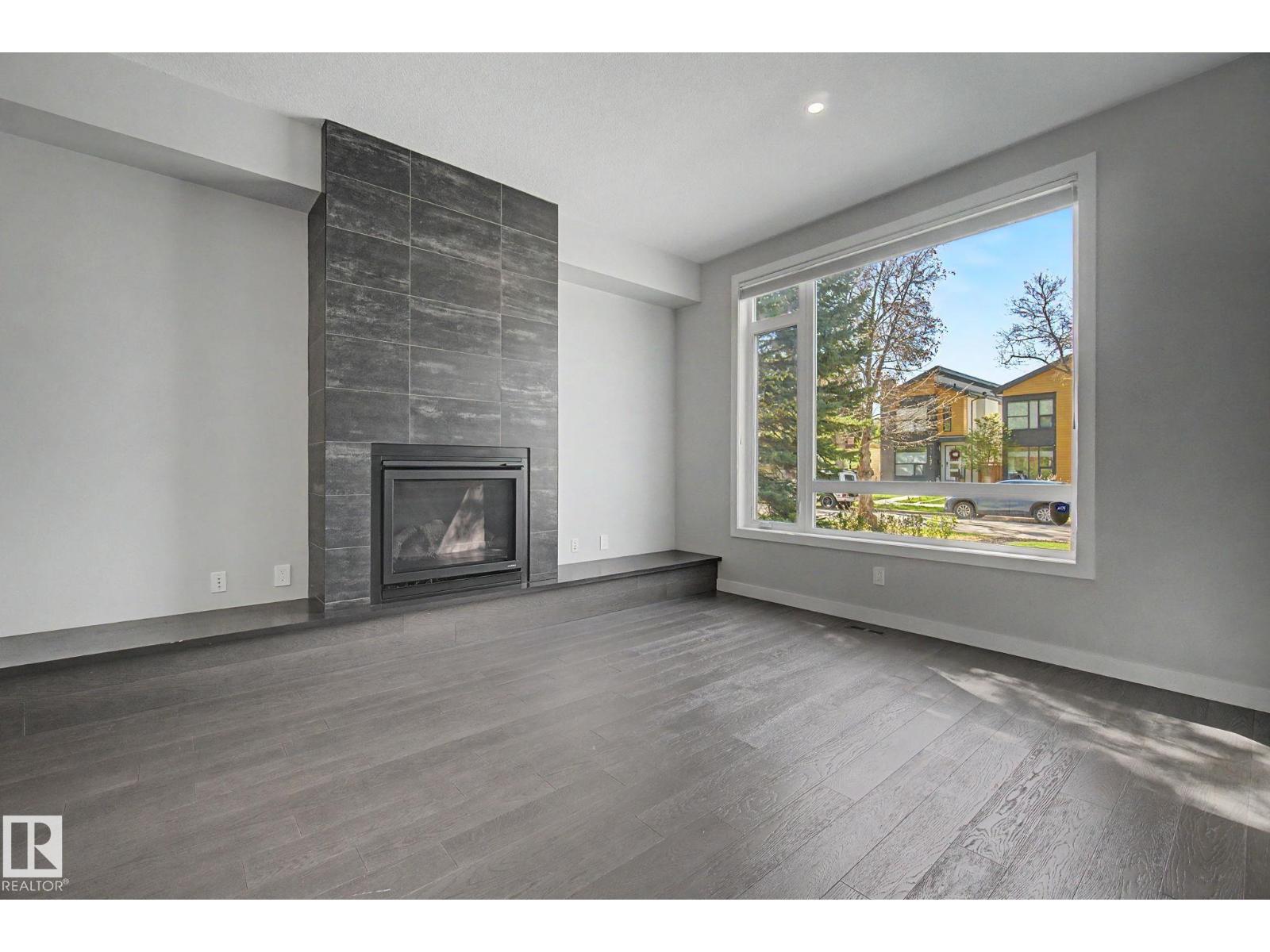 11430 75 AV NW - 6