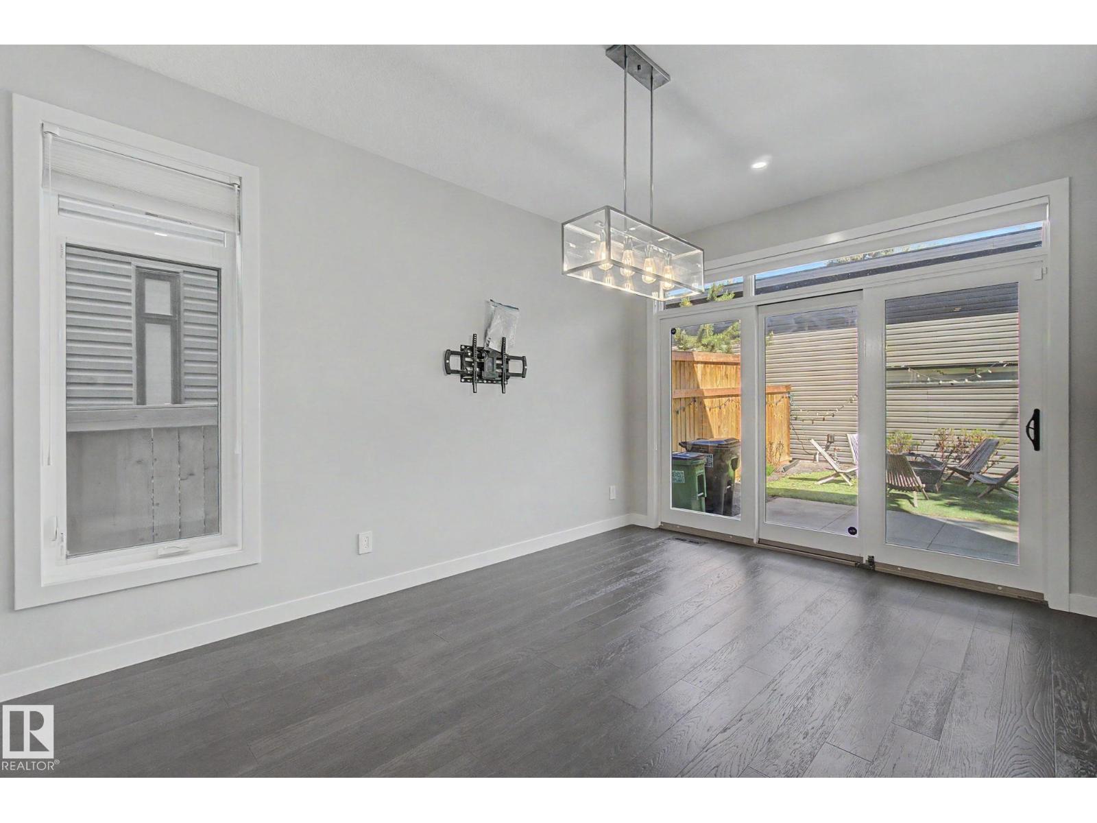 11430 75 AV NW - 16