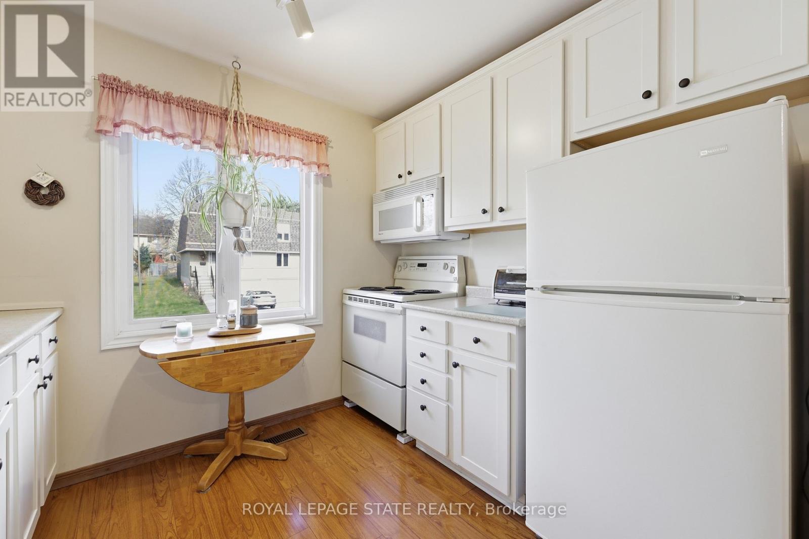 #21 299 LIMERIDGE ROAD W - 14