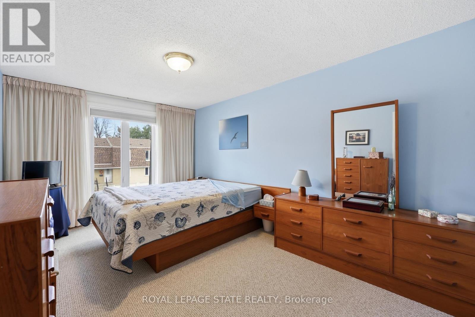 #21 299 LIMERIDGE ROAD W - 21