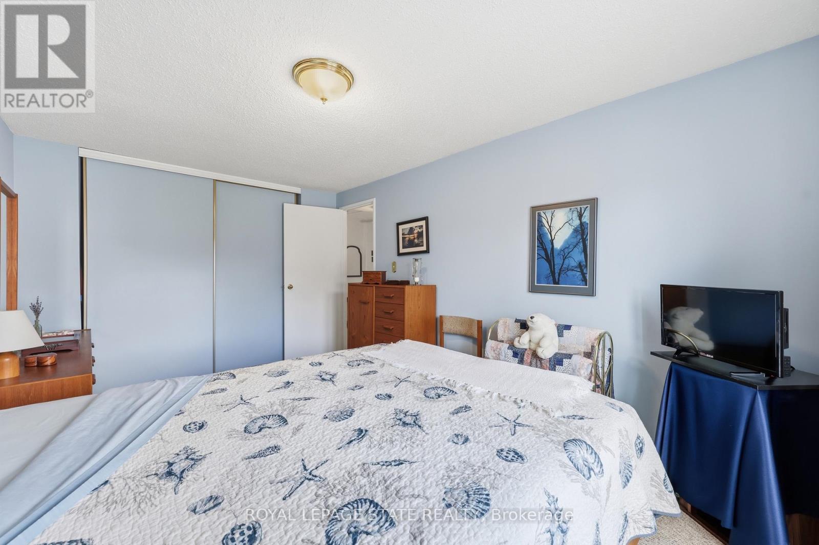 #21 299 LIMERIDGE ROAD W - 23