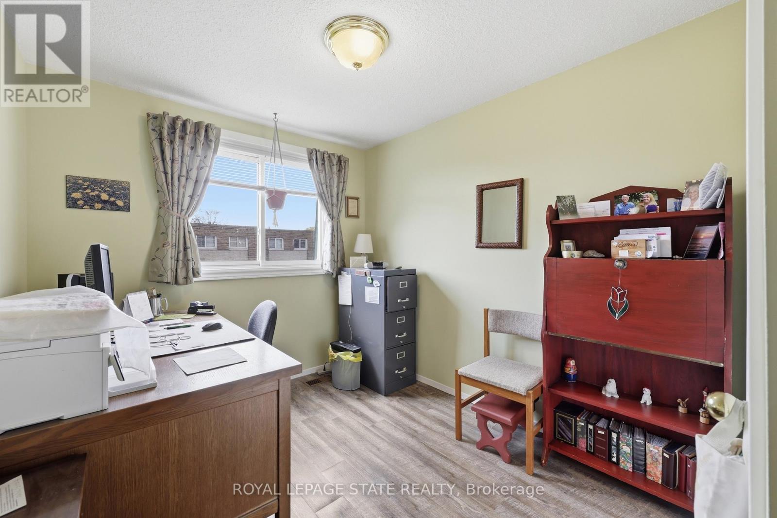 #21 299 LIMERIDGE ROAD W - 25