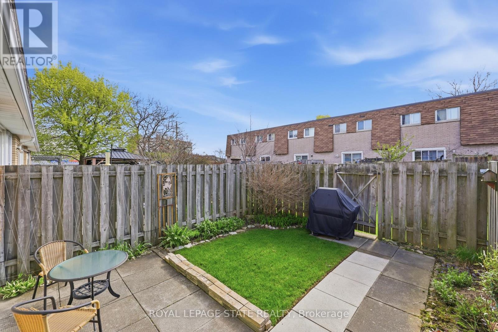 #21 299 LIMERIDGE ROAD W - 30