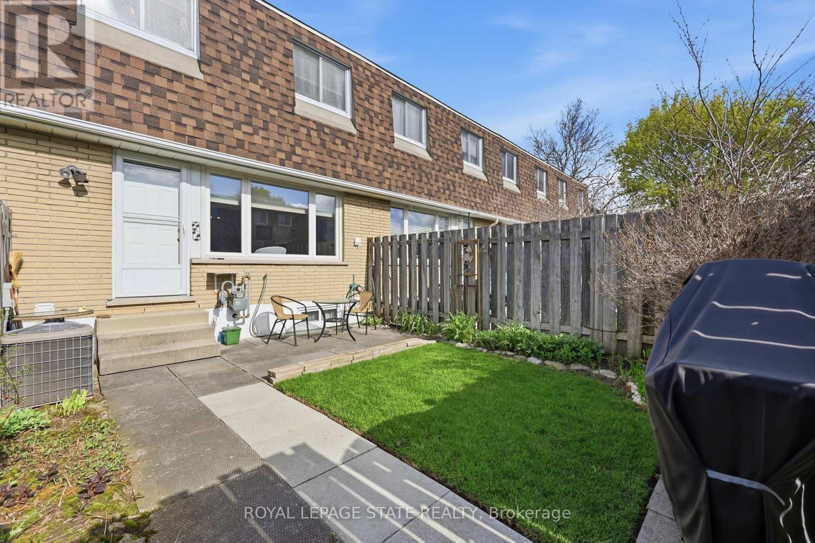 #21 299 LIMERIDGE ROAD W - 32