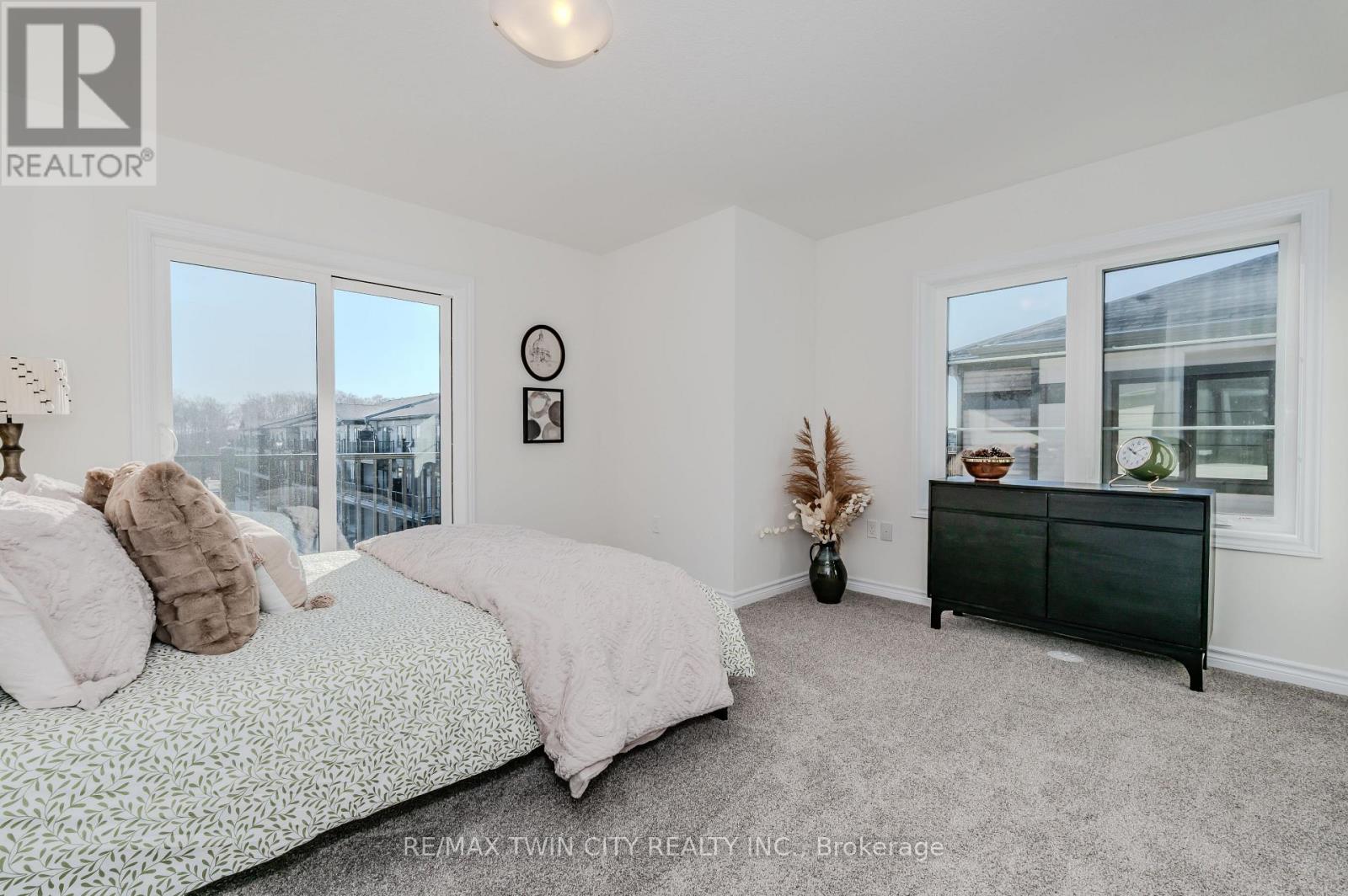 22 LOMOND LANE - 33