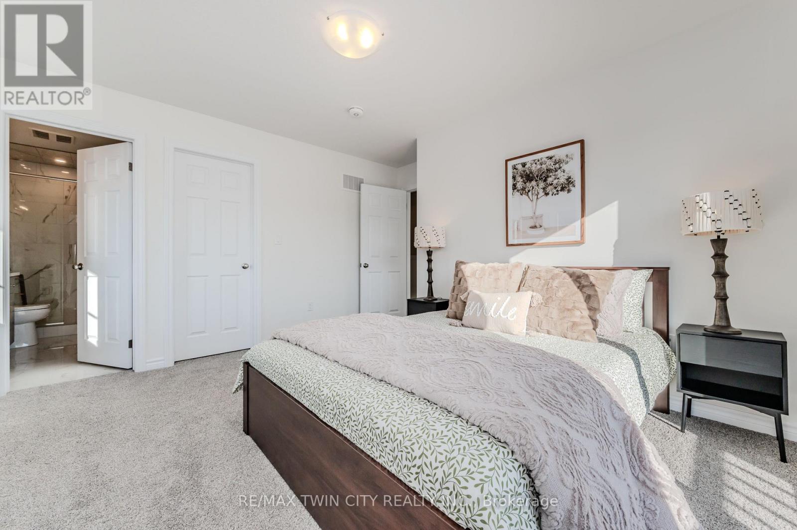 22 LOMOND LANE - 34