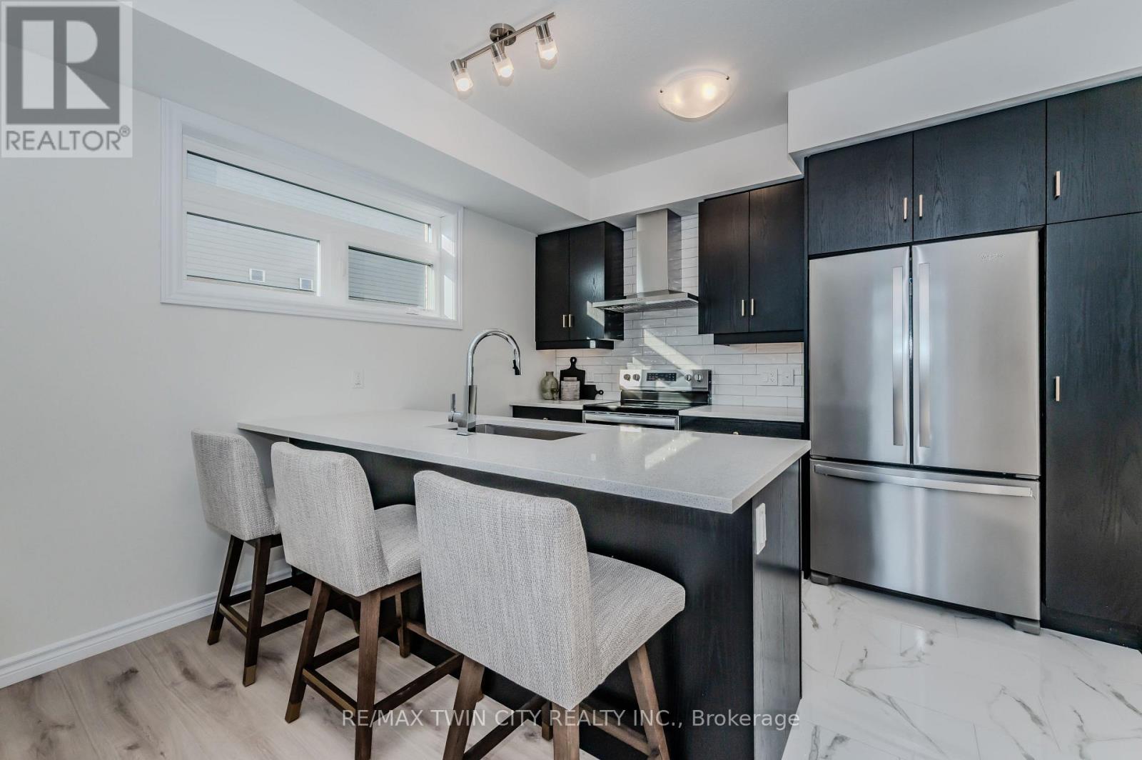 22 LOMOND LANE - 9