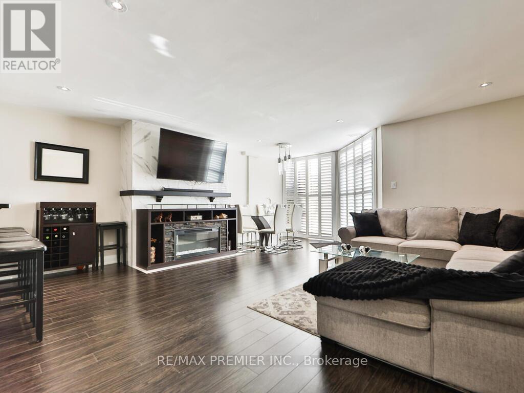 #8 100 ARBORS LANE - 7