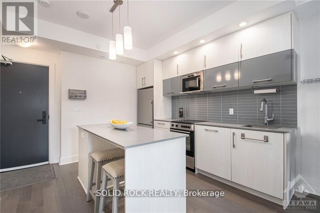 #213 255 BAY STREET - 5