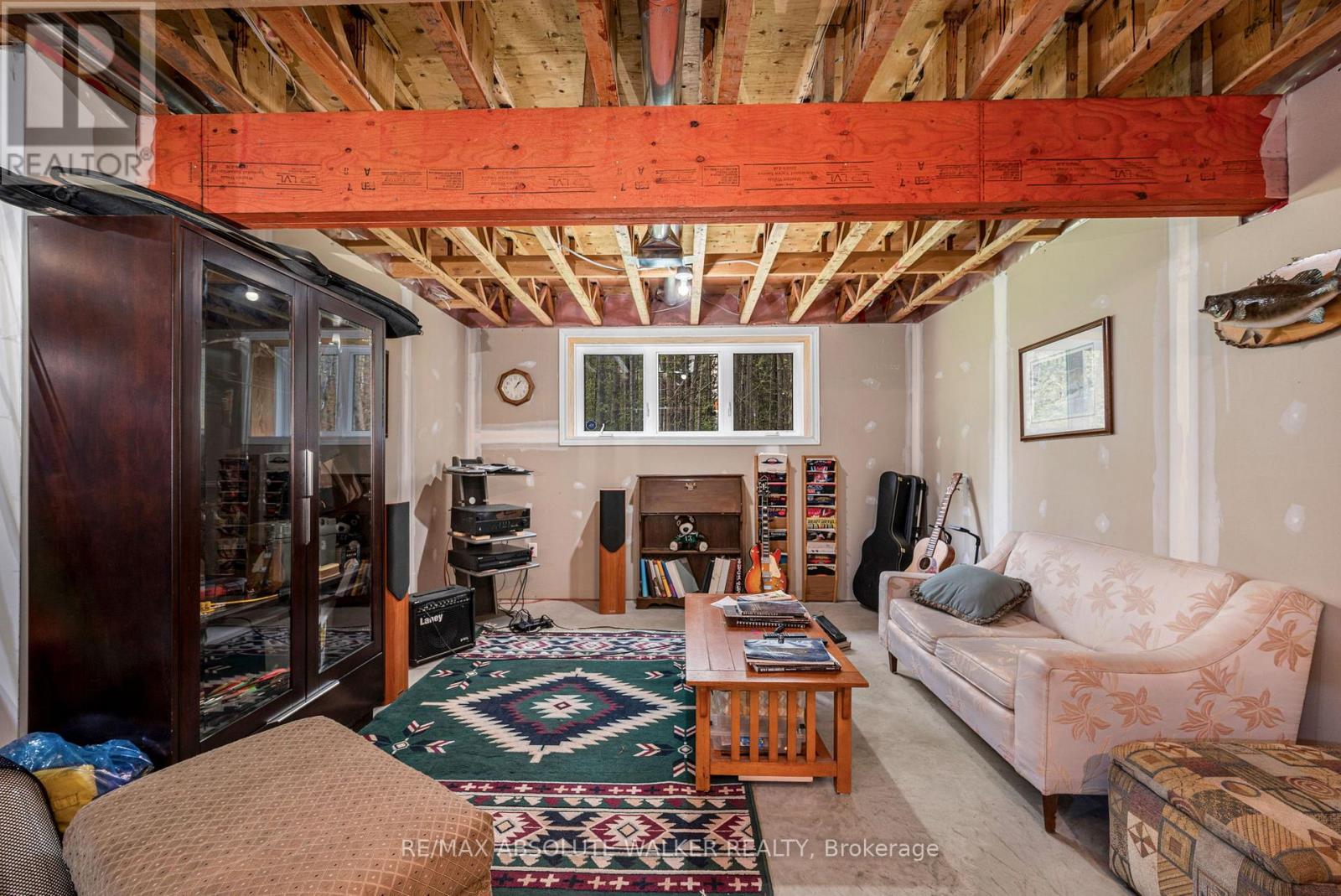 114 HARDWOOD DRIVE - 31