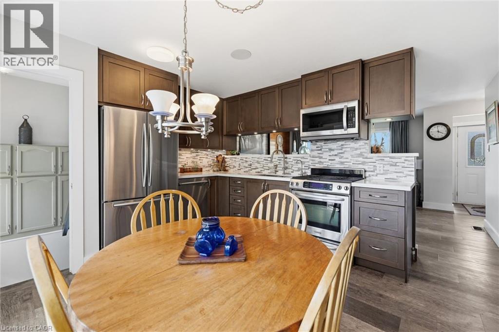 8 DELREX Boulevard - 12