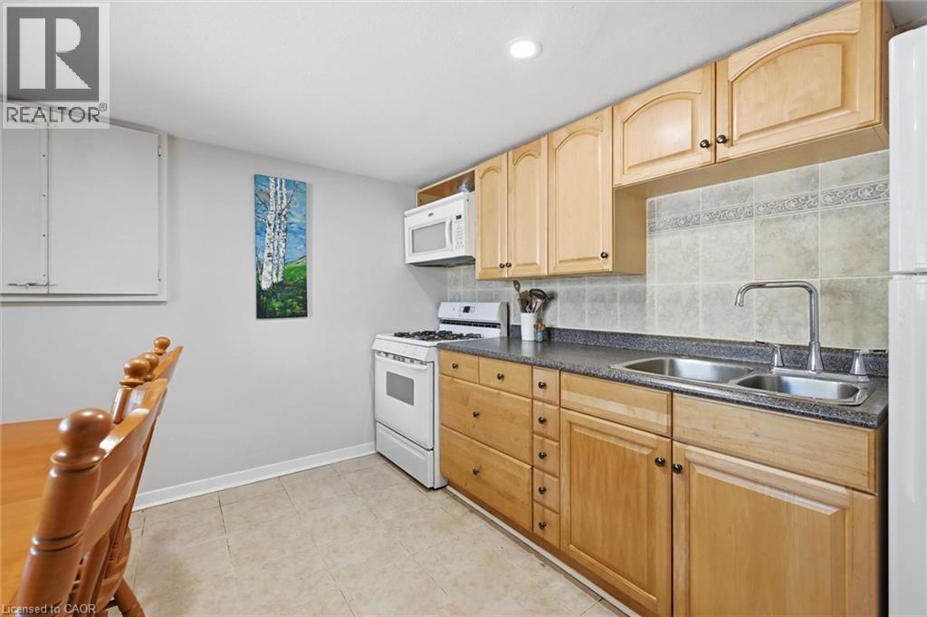 8 DELREX Boulevard - 30