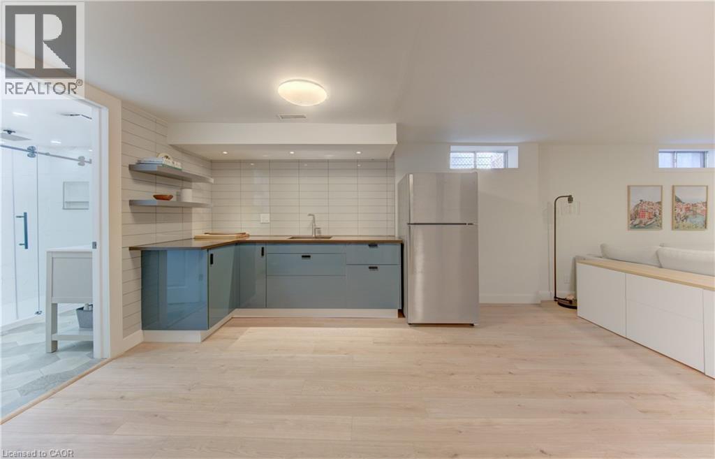 527 FALLINGBROOK Drive - 31