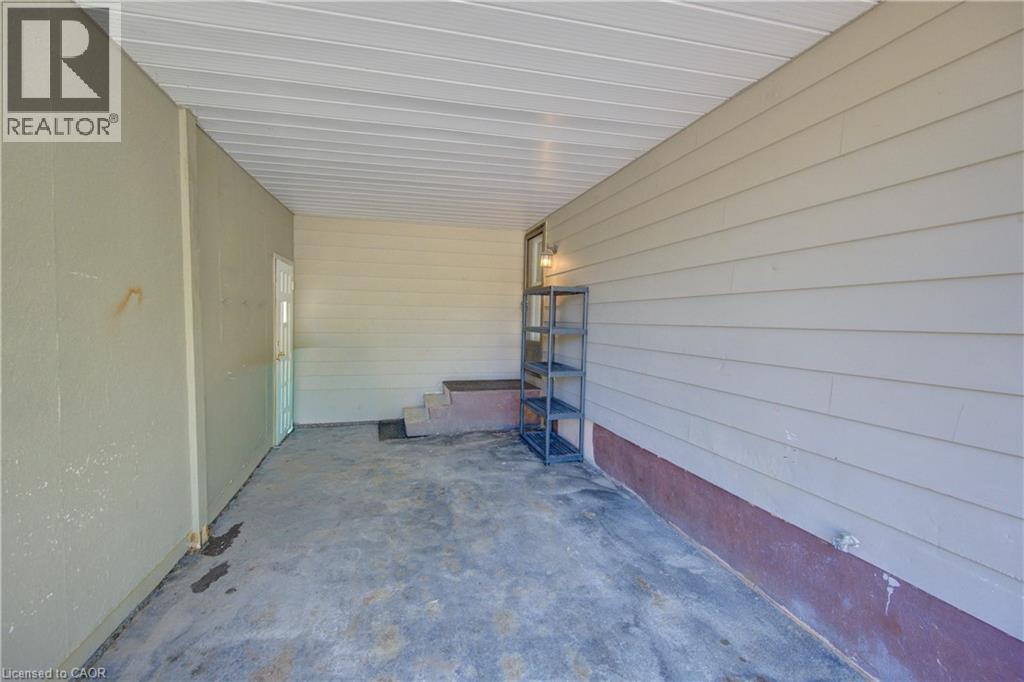 527 FALLINGBROOK Drive - 39