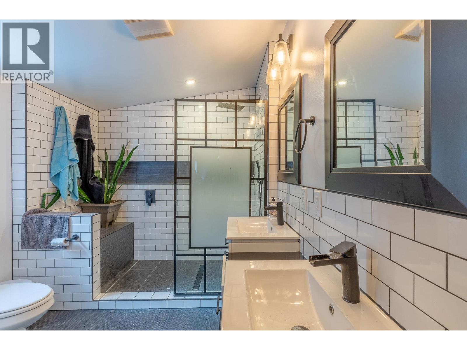 1621 EVANS Road - 11