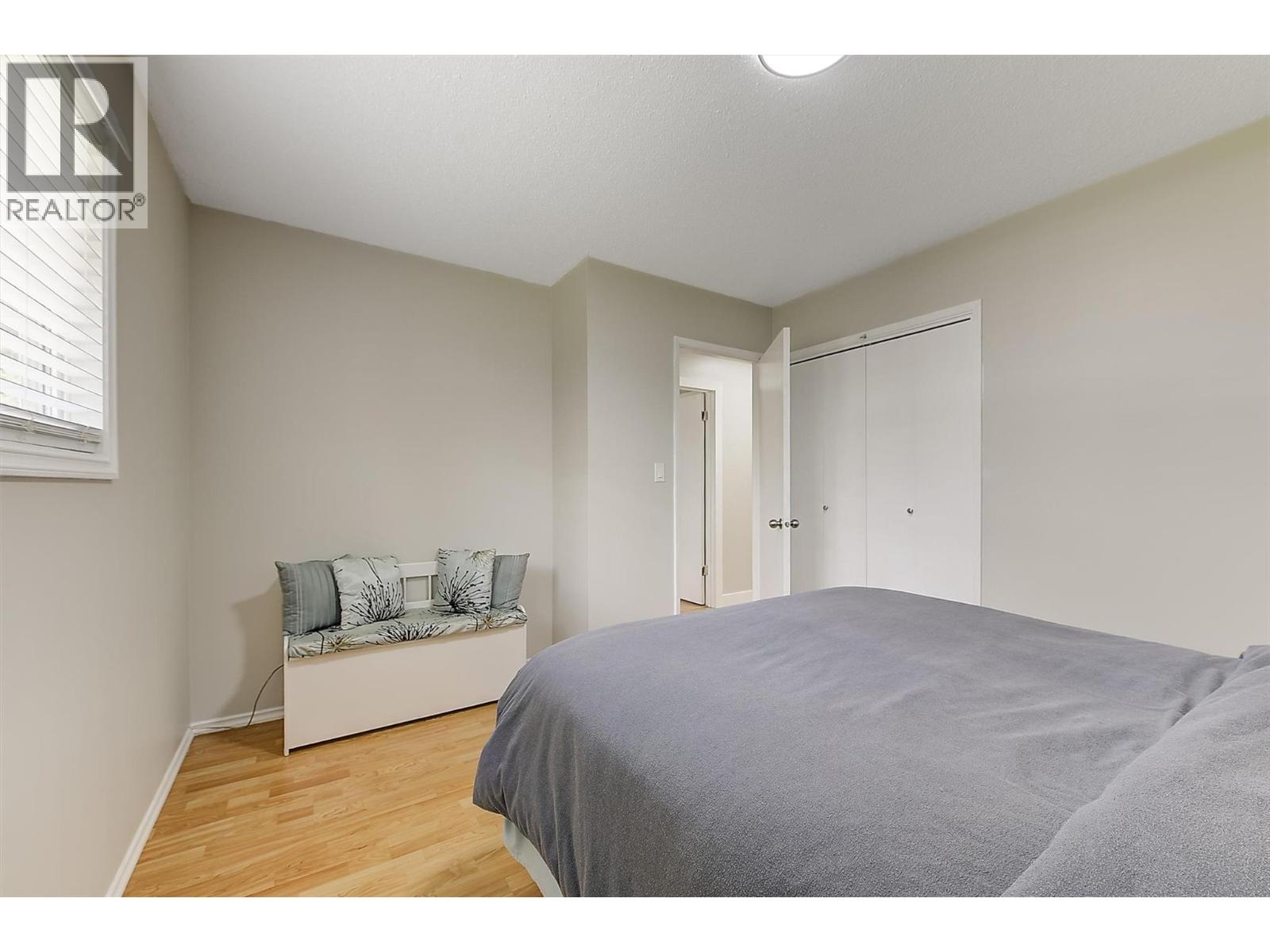 230 Kneller Road - 20