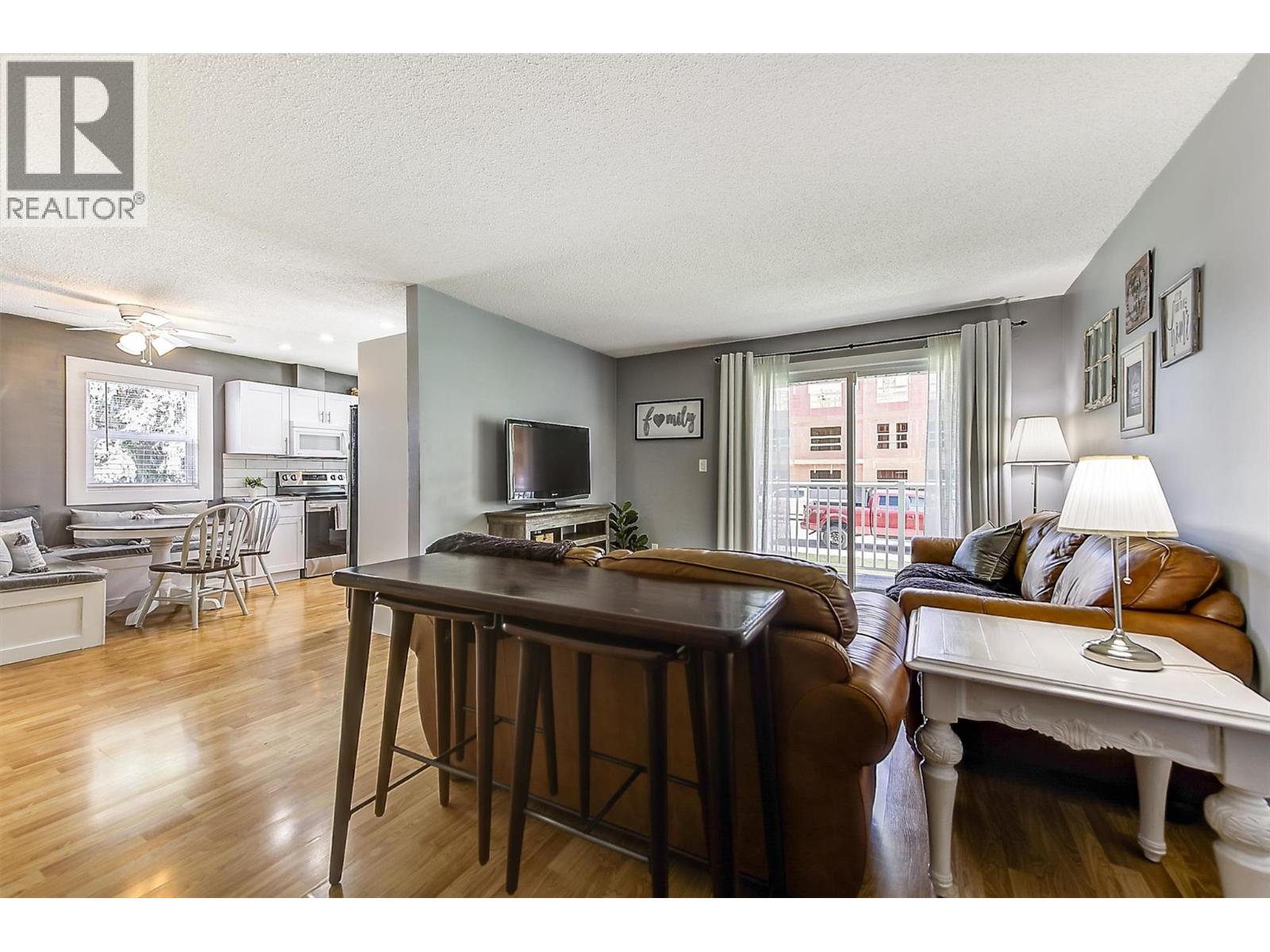 230 Kneller Road - 12