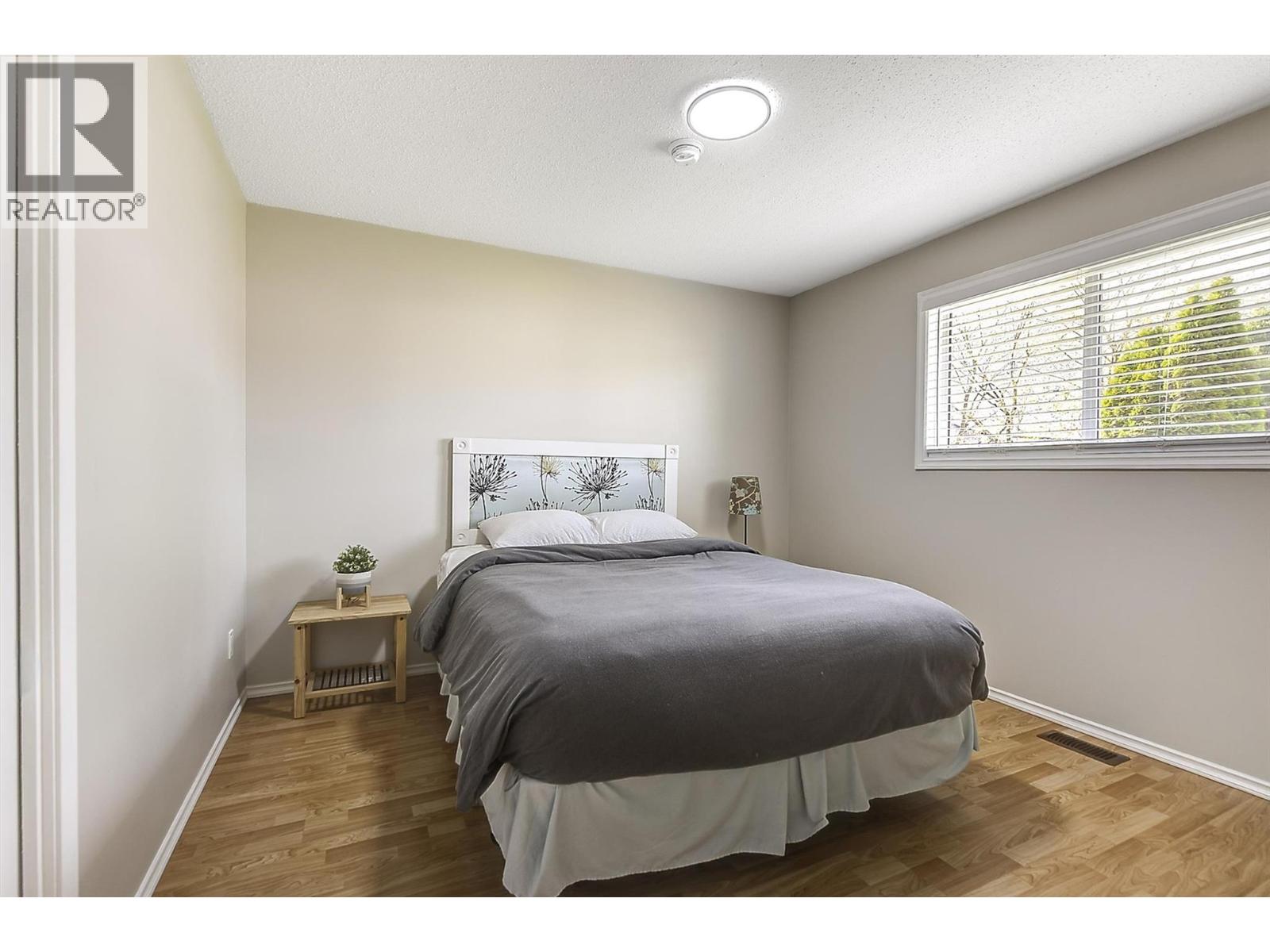 230 Kneller Road - 19