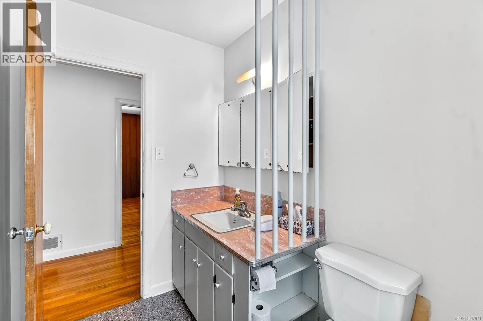4664 Angus St - 27