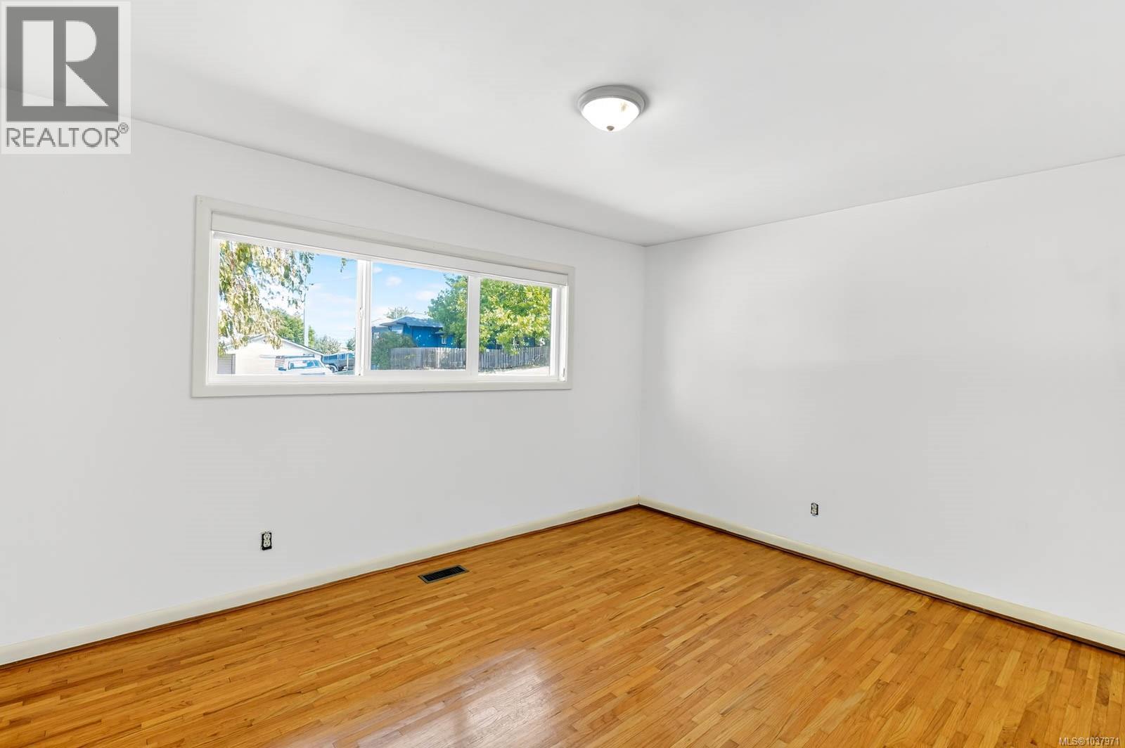 4664 Angus St - 30