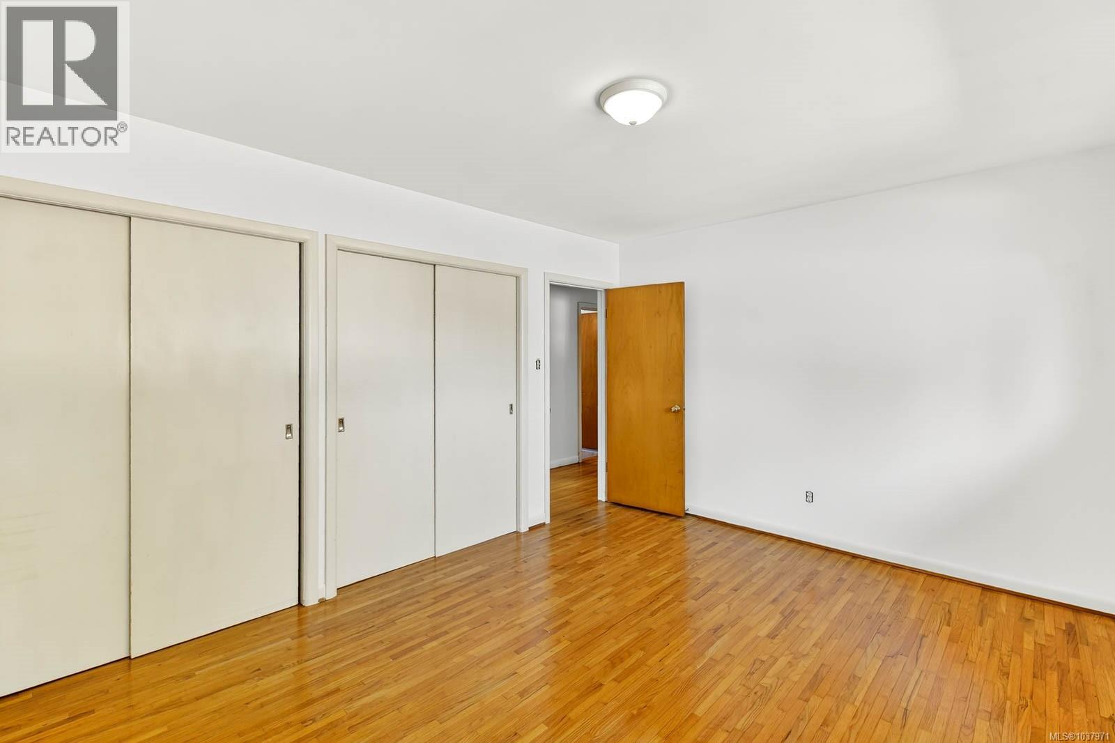 4664 Angus St - 31