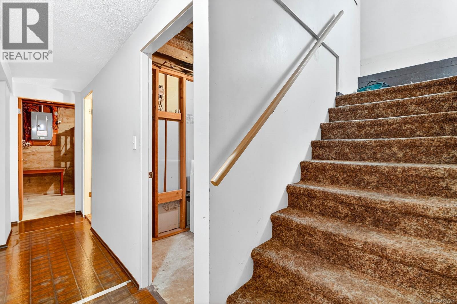 4664 Angus St - 42