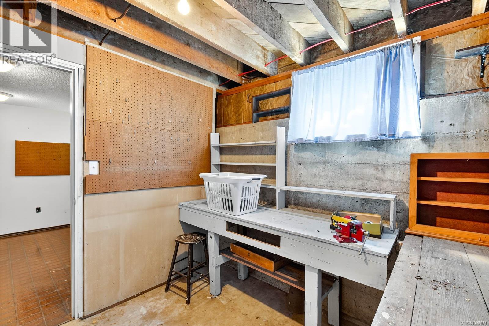 4664 Angus St - 50