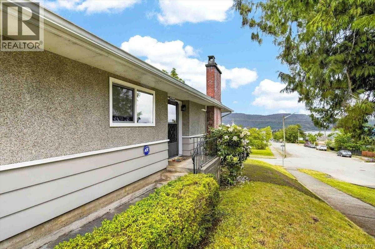4664 Angus St - 56