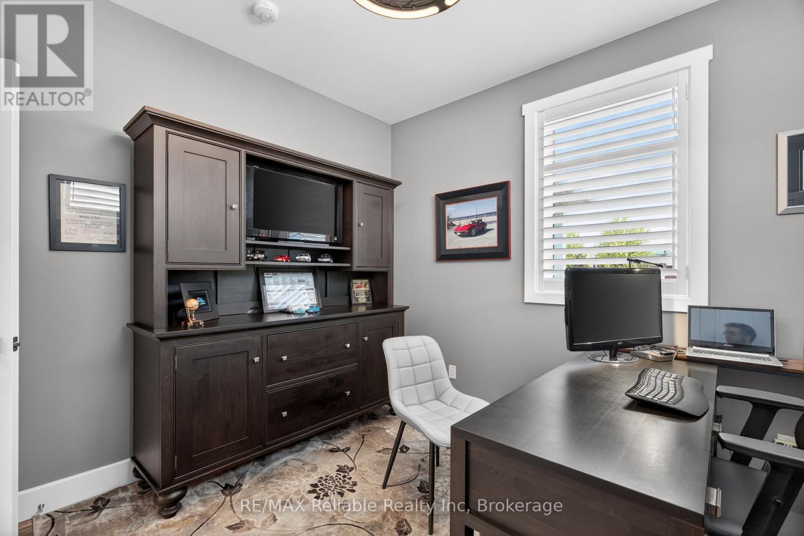 8 FAWN CREEK LANE - 21