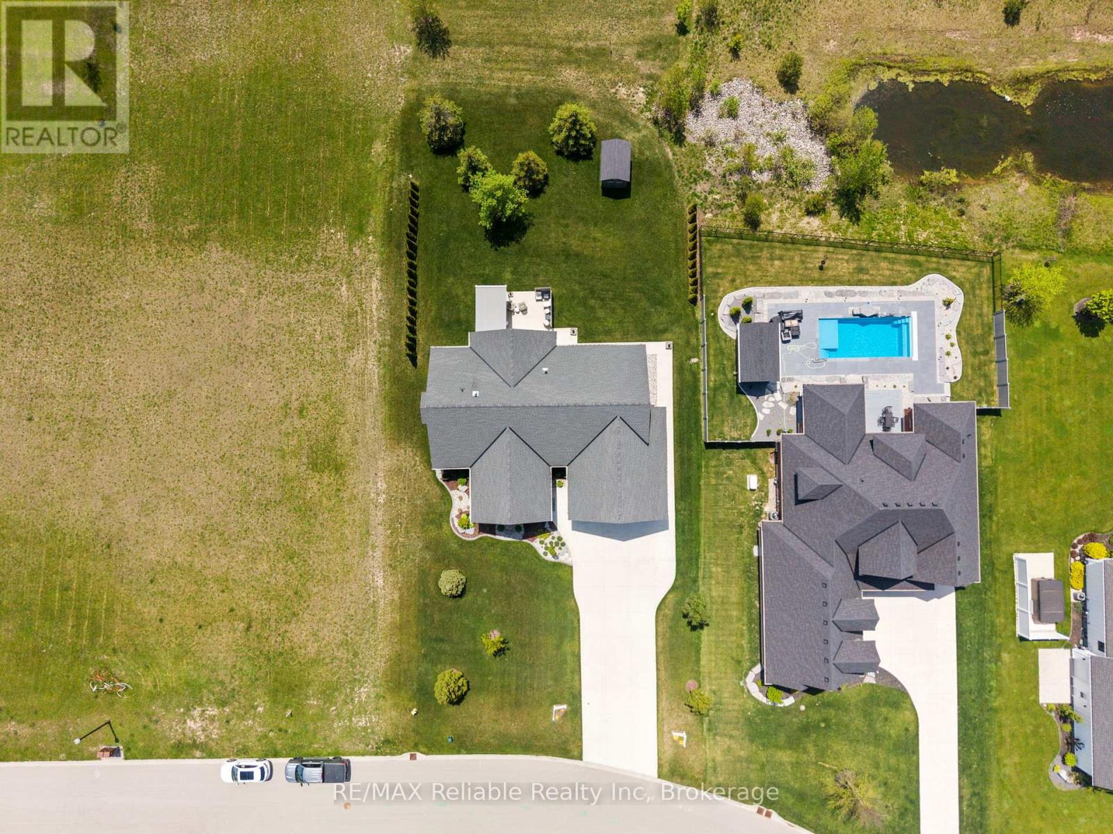 8 FAWN CREEK LANE - 38