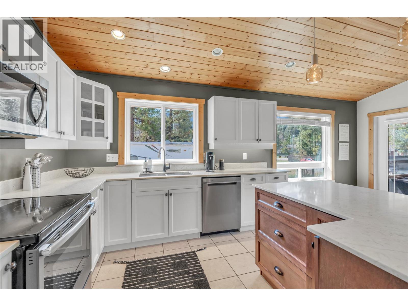 2657 Nicola Avenue - 11