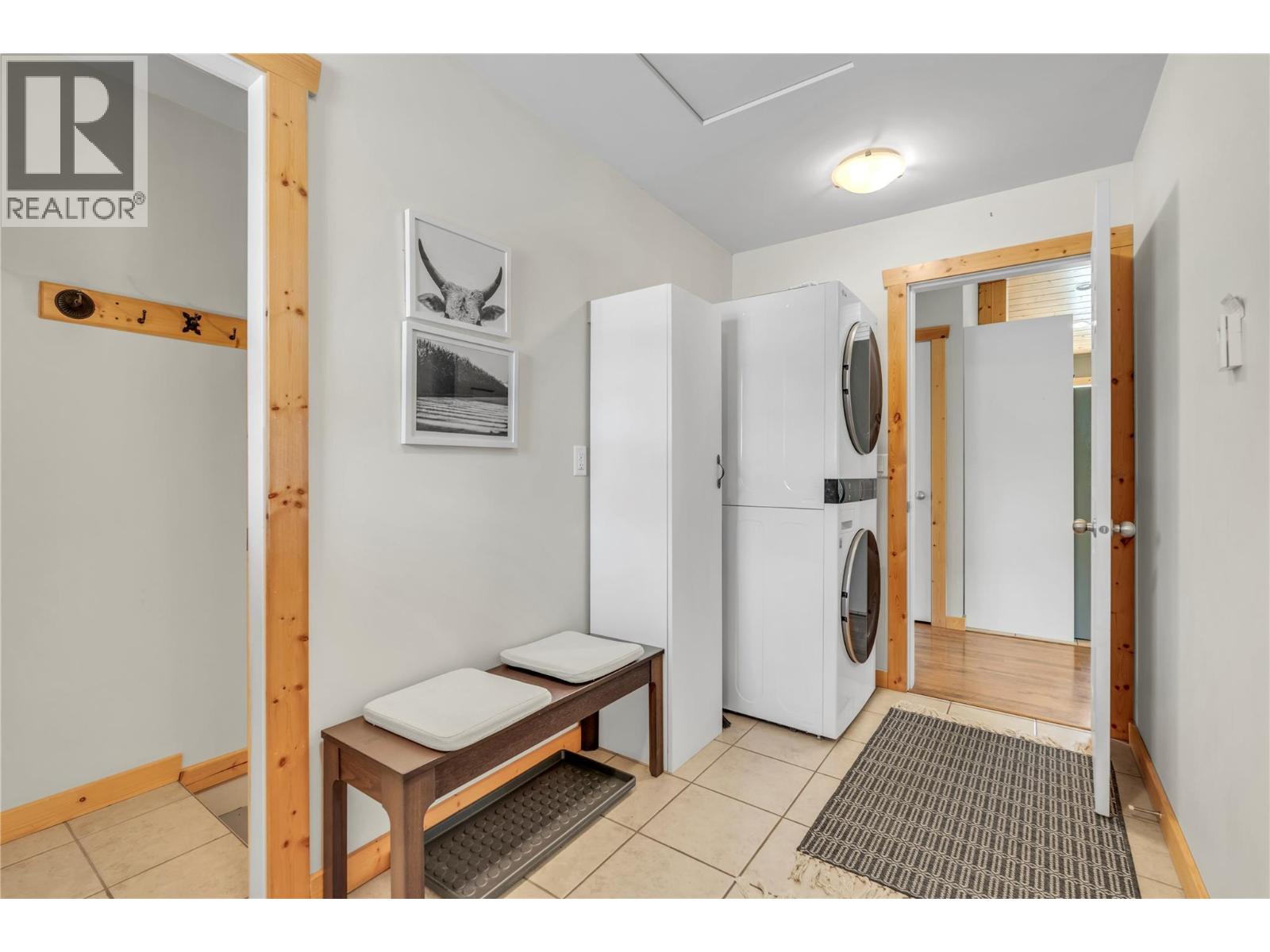 2657 Nicola Avenue - 26
