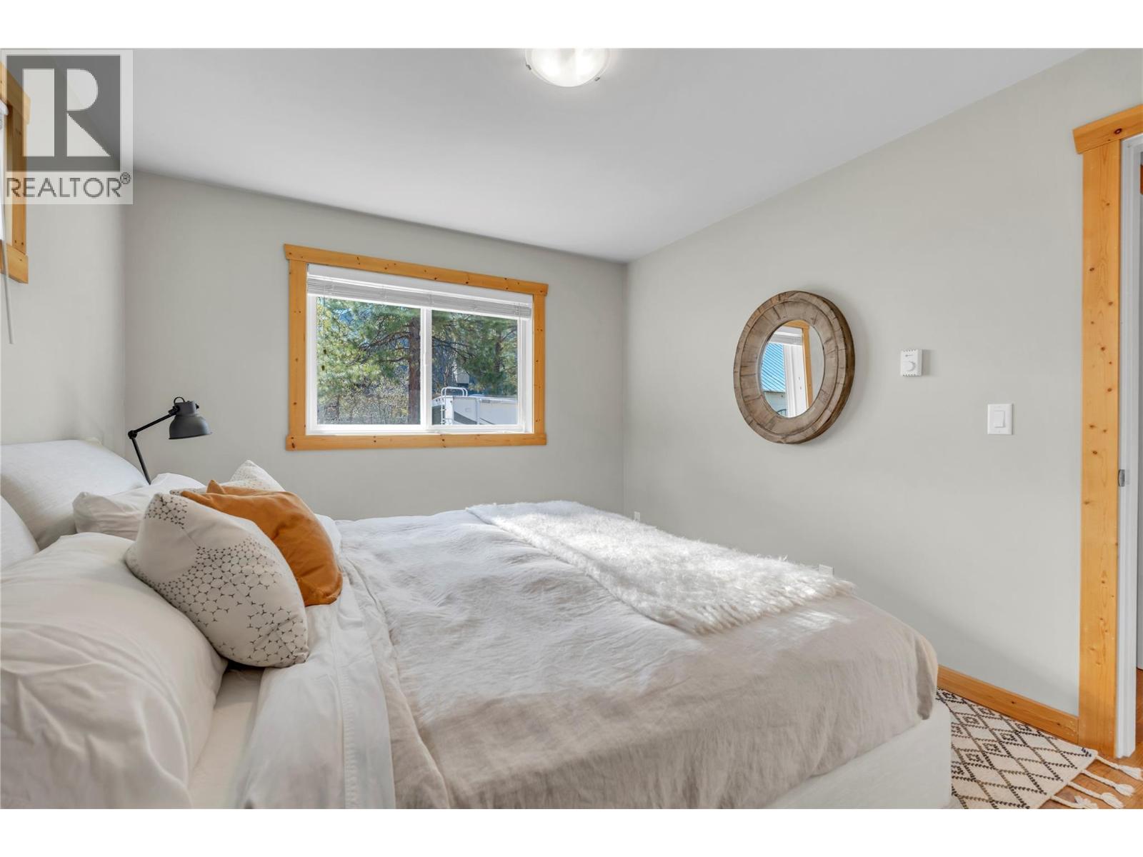 2657 Nicola Avenue - 25