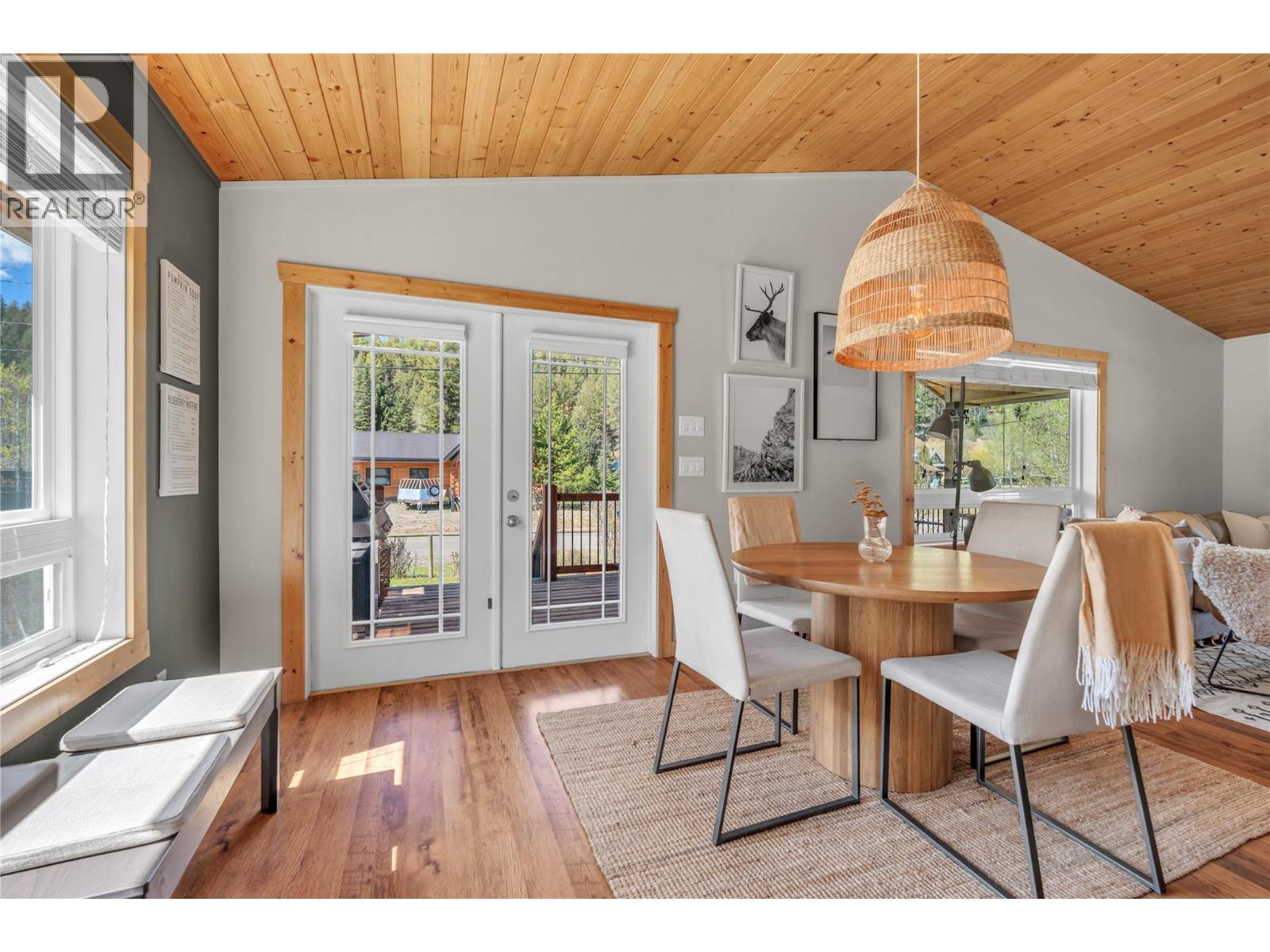 2657 Nicola Avenue - 33