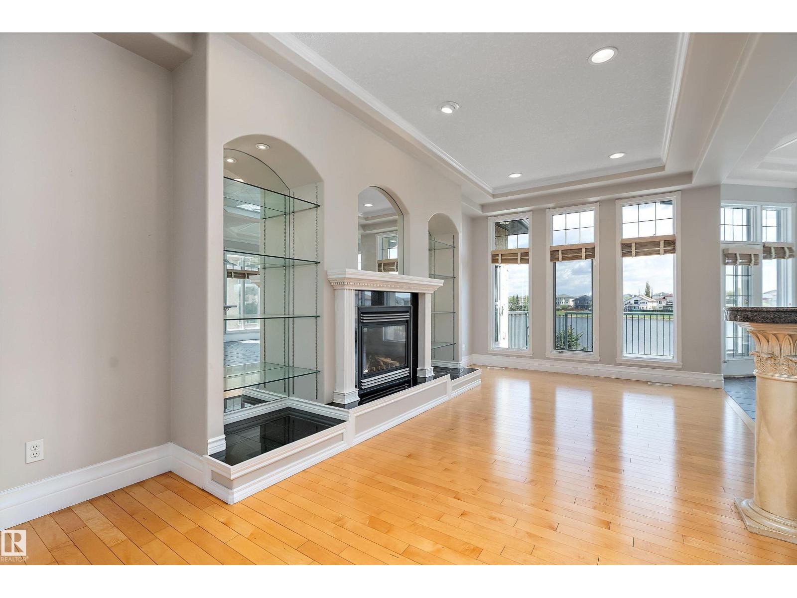 16103 89 ST NW - 12