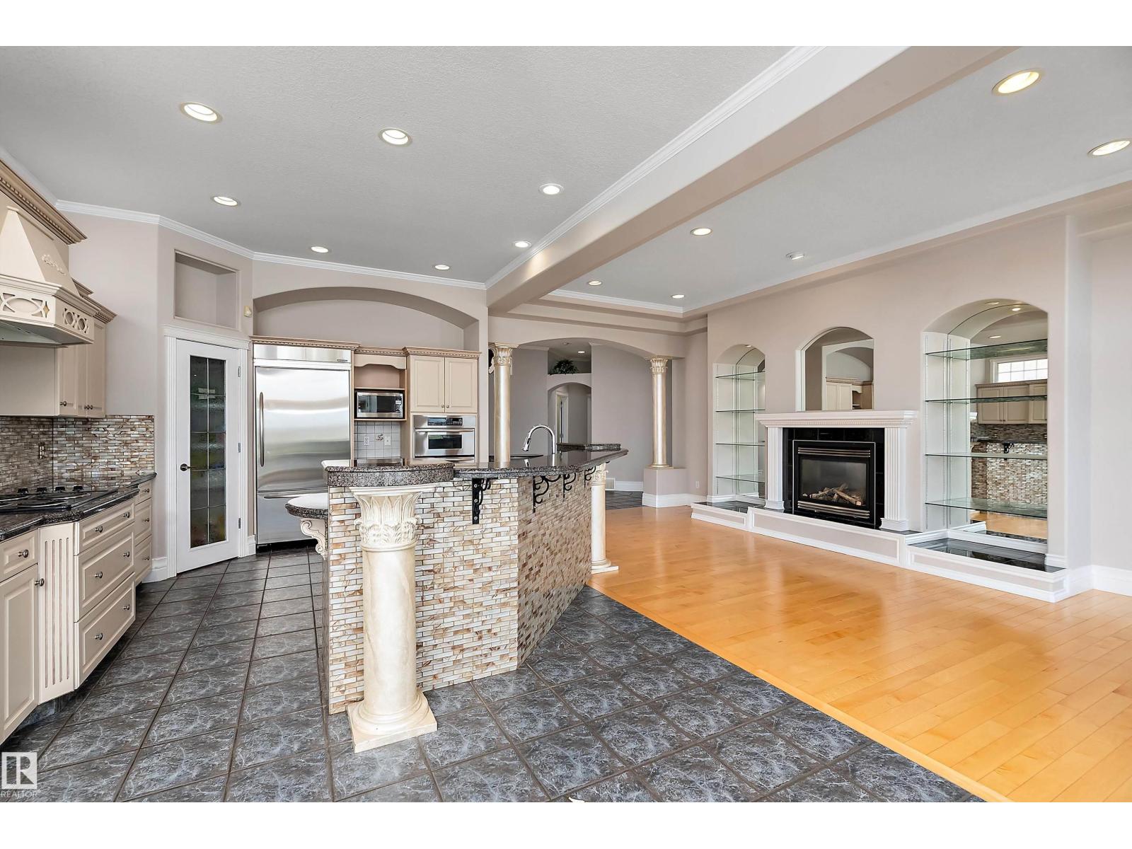 16103 89 ST NW - 22